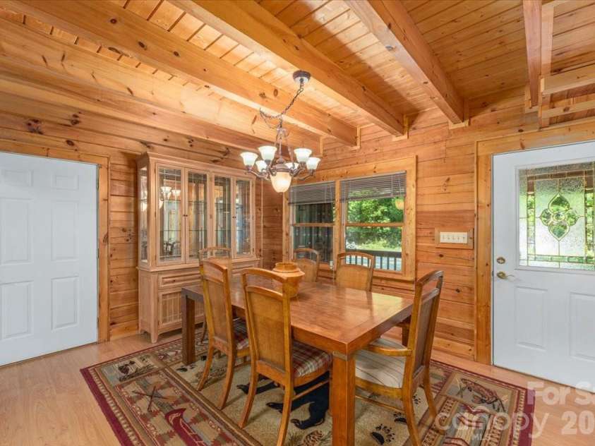 235 Timucua Trail, Waynesville, NC 28786.  MLS# CAR4301389, YatesRealty ID 6129. Delightful Dining Area.
