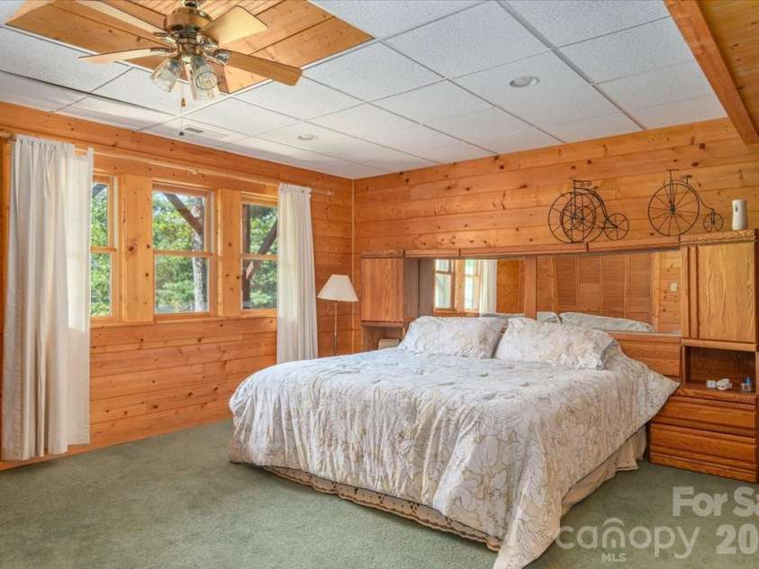235 Timucua Trail, Waynesville, NC 28786.  MLS# CAR4301389, YatesRealty ID 6129. Large bedroom in Apartment.