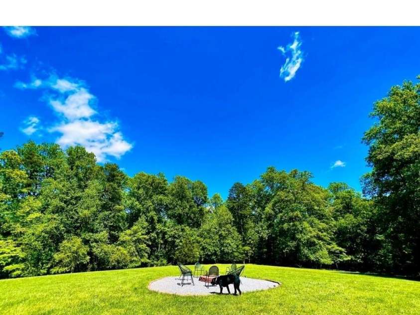 1104 old HWY 60 Highway, Wilkesboro, NC 28697.  MLS# CAR4176277, YatesRealty ID 6134. 