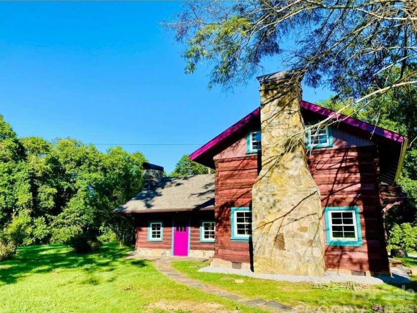 1104 old HWY 60 Highway, Wilkesboro, NC 28697.  MLS# CAR4176277, YatesRealty ID 6134. 