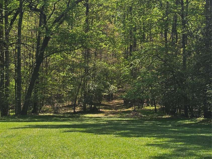 1104 old HWY 60 Highway, Wilkesboro, NC 28697.  MLS# CAR4176277, YatesRealty ID 6134. 
