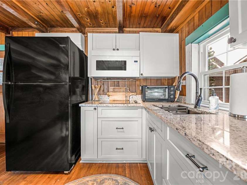 1104 old HWY 60 Highway, Wilkesboro, NC 28697.  MLS# CAR4176277, YatesRealty ID 6134. 