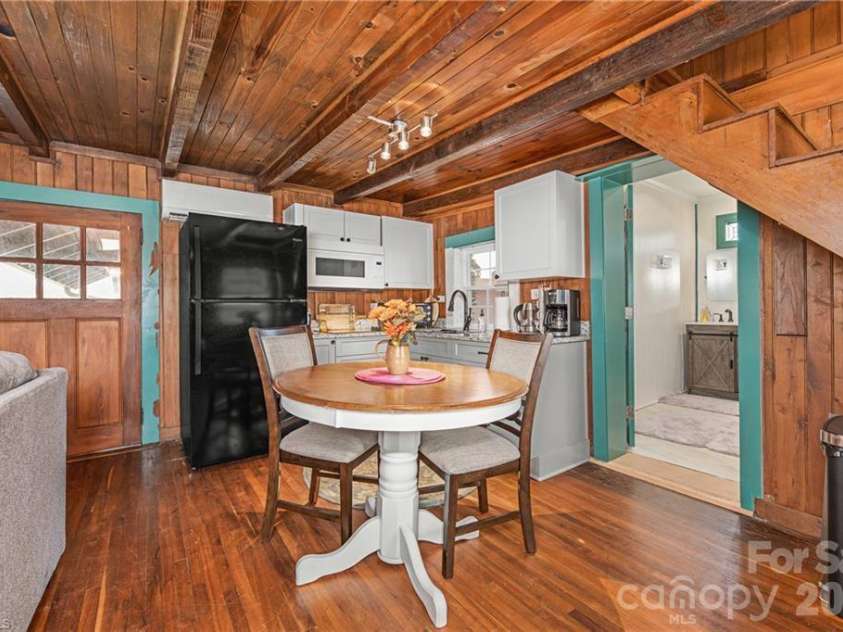 1104 old HWY 60 Highway, Wilkesboro, NC 28697.  MLS# CAR4176277, YatesRealty ID 6134. 