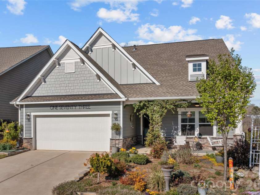 173 Canada Drive, Statesville, NC 28677.  MLS# CAR4355637, YatesRealty ID 6135. 