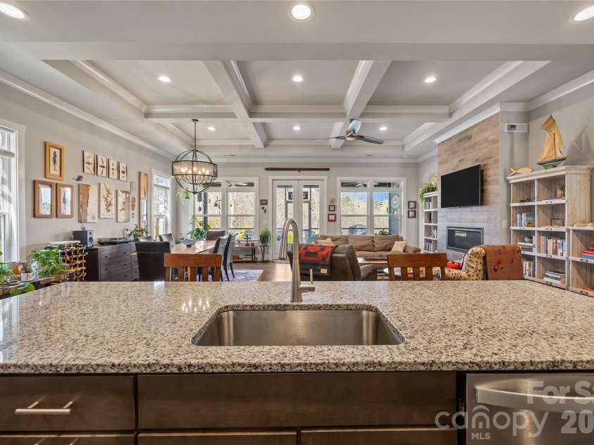 173 Canada Drive, Statesville, NC 28677.  MLS# CAR4355637, YatesRealty ID 6135. 