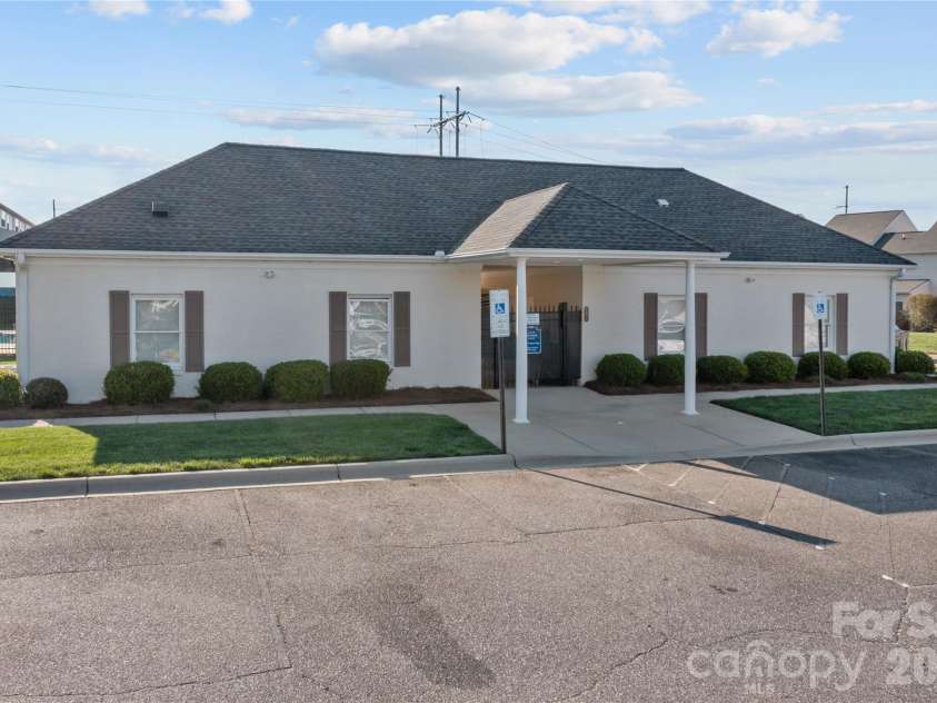 173 Canada Drive, Statesville, NC 28677.  MLS# CAR4355637, YatesRealty ID 6135. 
