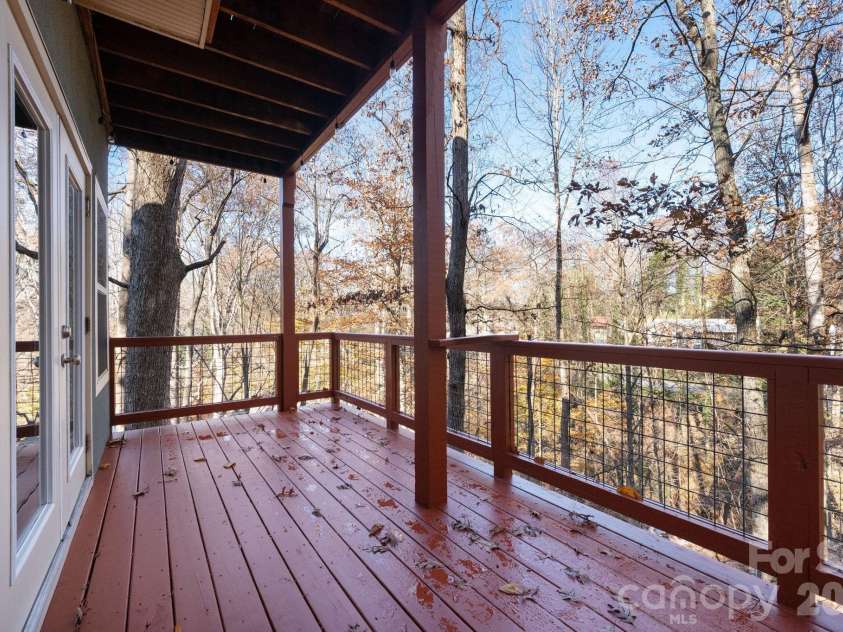 59 Morningside Drive, Asheville, NC 28806.  MLS# CAR4351304, YatesRealty ID 6136. Main level deck