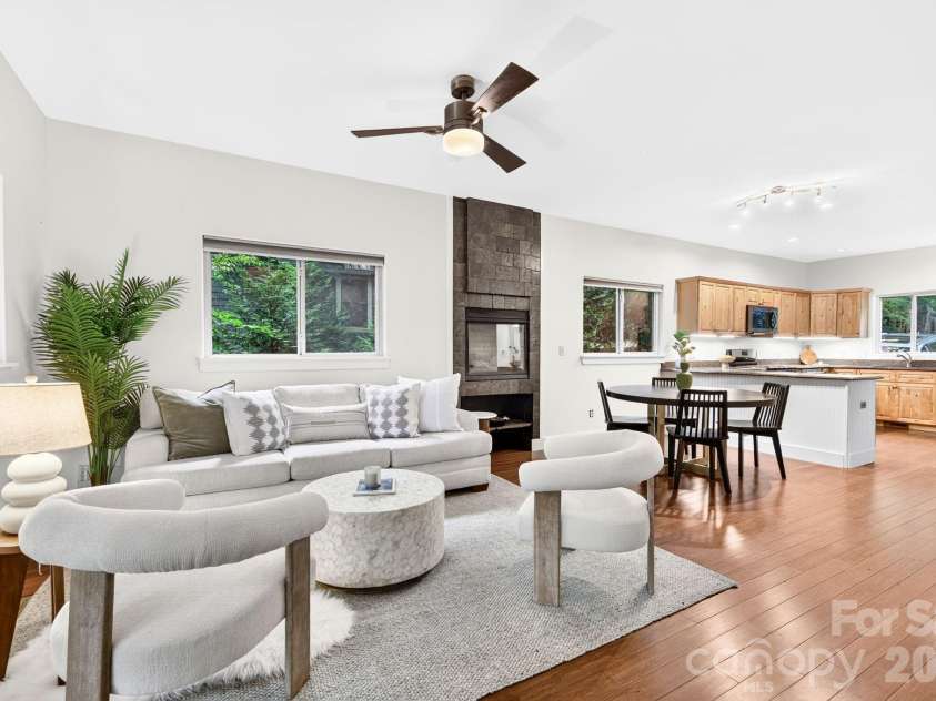 59 Morningside Drive, Asheville, NC 28806.  MLS# CAR4351304, YatesRealty ID 6136. Open floor plan on main level