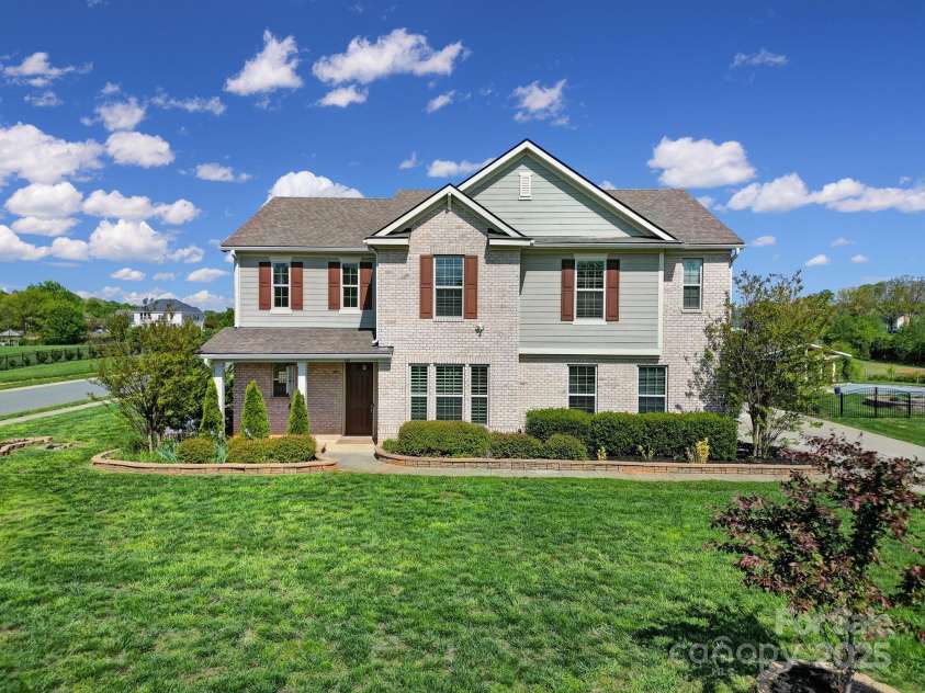 610 Blaise Court, Matthews, NC 28104.  MLS# CAR4243862, YatesRealty ID 6137. 