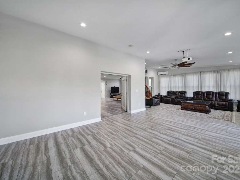 610 Blaise Court, Matthews, NC 28104.  MLS# CAR4243862, YatesRealty ID 6137. 