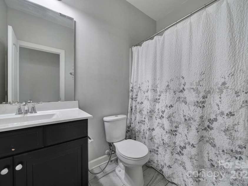 610 Blaise Court, Matthews, NC 28104.  MLS# CAR4243862, YatesRealty ID 6137. 