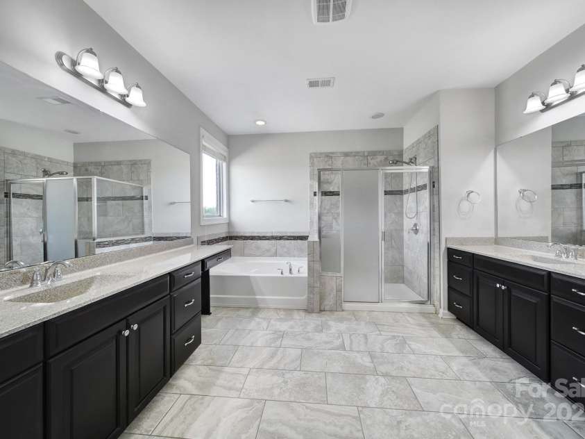 610 Blaise Court, Matthews, NC 28104.  MLS# CAR4243862, YatesRealty ID 6137. 