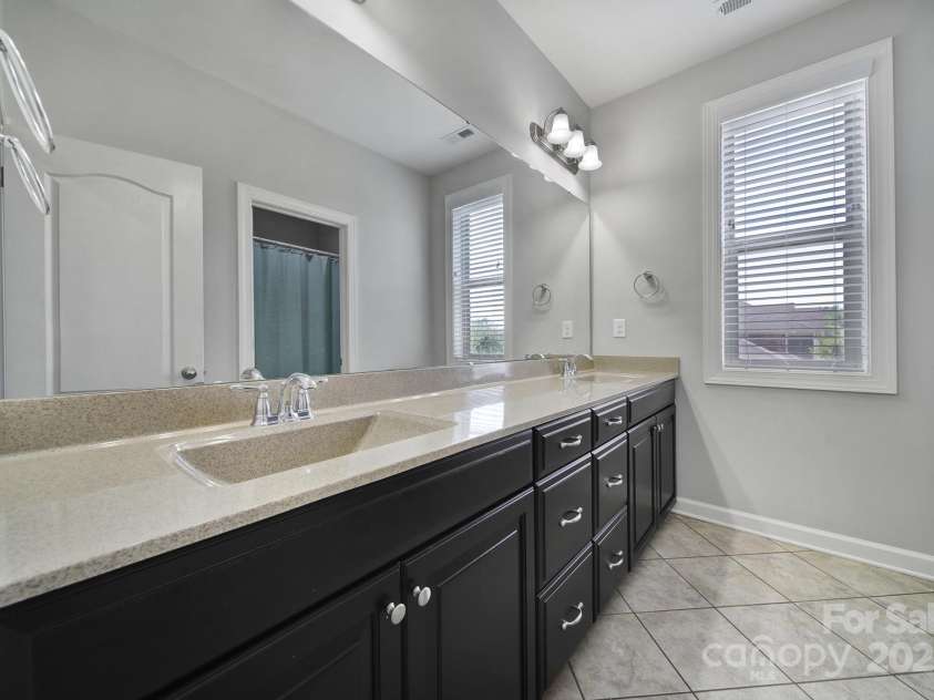 610 Blaise Court, Matthews, NC 28104.  MLS# CAR4243862, YatesRealty ID 6137. 