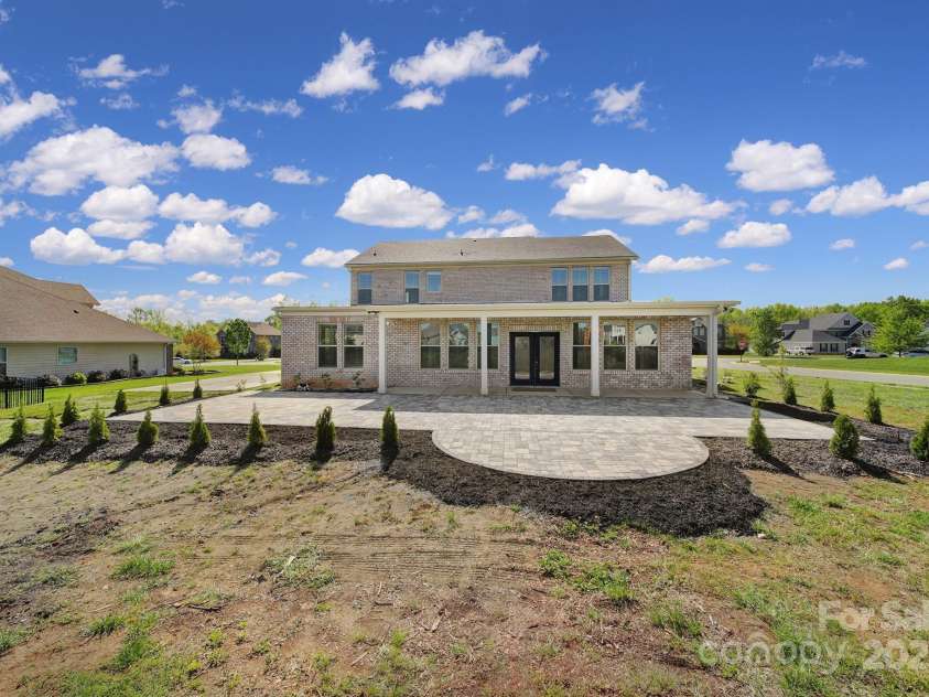 610 Blaise Court, Matthews, NC 28104.  MLS# CAR4243862, YatesRealty ID 6137. 