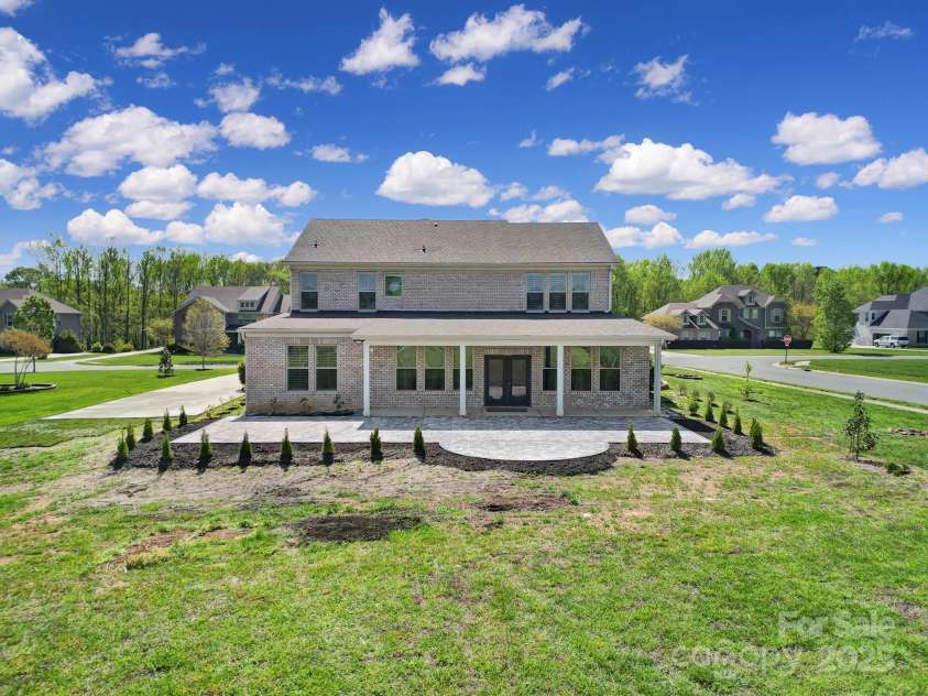 610 Blaise Court, Matthews, NC 28104.  MLS# CAR4243862, YatesRealty ID 6137. 