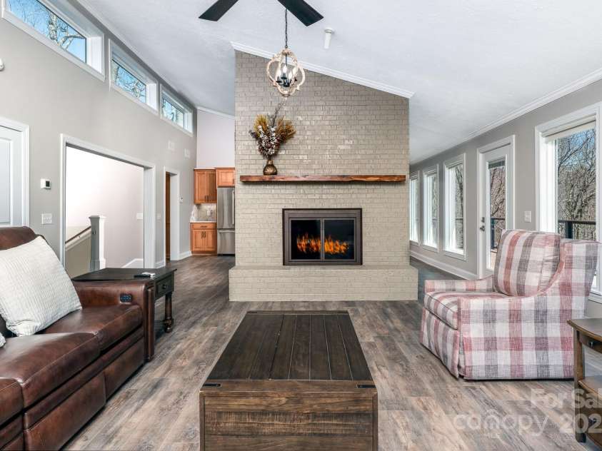 150 Squirrel Corn Lane, Sugar Mountain, NC 28604.  MLS# CAR4247391, YatesRealty ID 6138. 