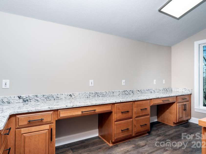 150 Squirrel Corn Lane, Sugar Mountain, NC 28604.  MLS# CAR4247391, YatesRealty ID 6138. 