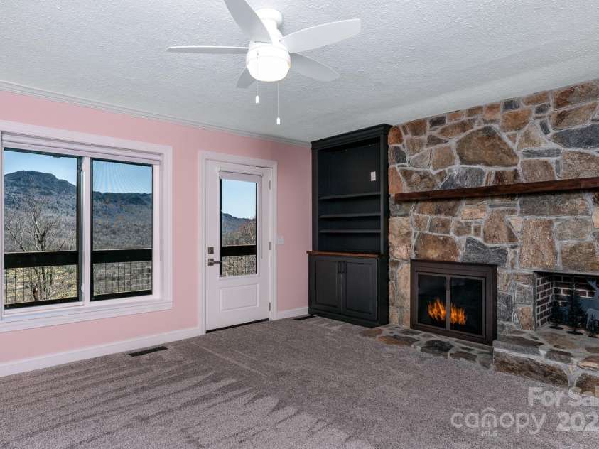 150 Squirrel Corn Lane, Sugar Mountain, NC 28604.  MLS# CAR4247391, YatesRealty ID 6138. 