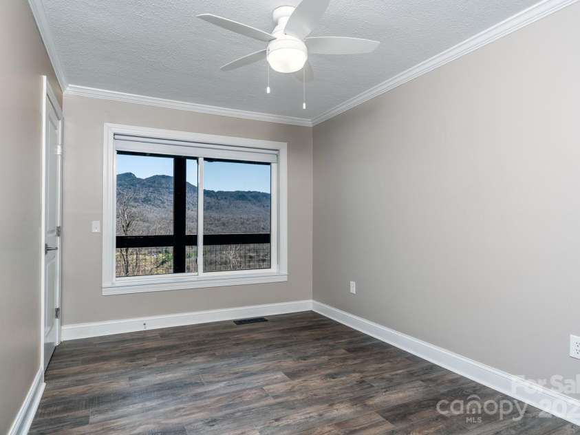 150 Squirrel Corn Lane, Sugar Mountain, NC 28604.  MLS# CAR4247391, YatesRealty ID 6138. 