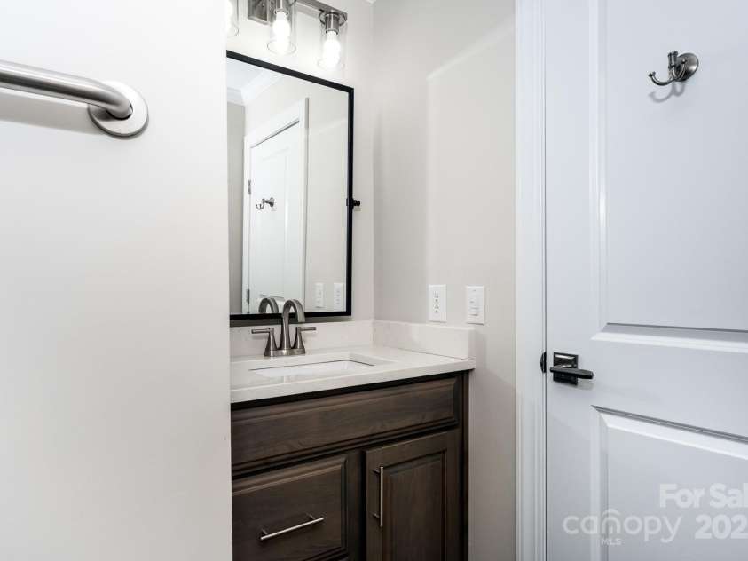 150 Squirrel Corn Lane, Sugar Mountain, NC 28604.  MLS# CAR4247391, YatesRealty ID 6138. 