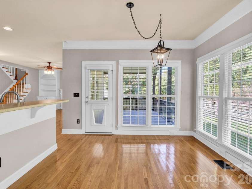 2055 Solway Lane, Charlotte, NC 28269.  MLS# CAR4307419, YatesRealty ID 6138. Dine-in Kitchen