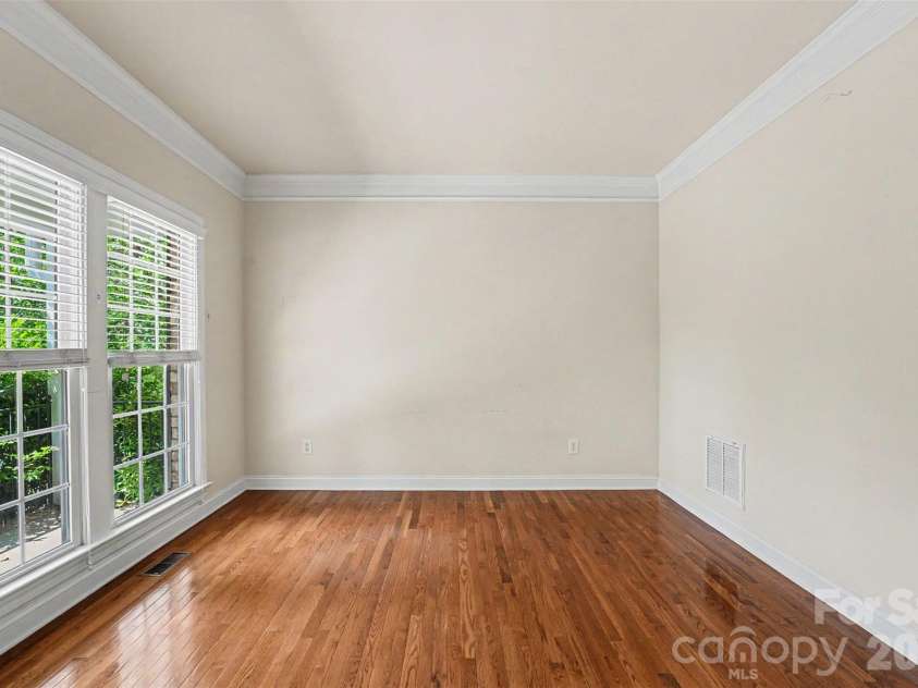 2055 Solway Lane, Charlotte, NC 28269.  MLS# CAR4307419, YatesRealty ID 6138. Office