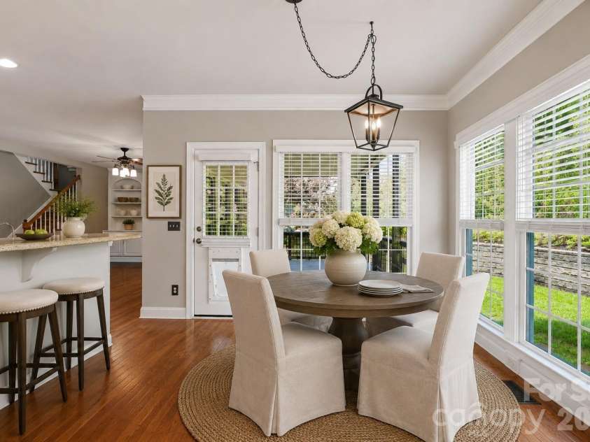 2055 Solway Lane, Charlotte, NC 28269.  MLS# CAR4307419, YatesRealty ID 6138. Virtually Staged Dine-in Kitchen