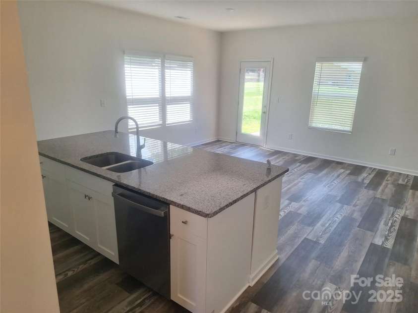 405 Mulberry Street, Cherryville, NC 28021.  MLS# CAR4247167, YatesRealty ID 6139. Kitchen