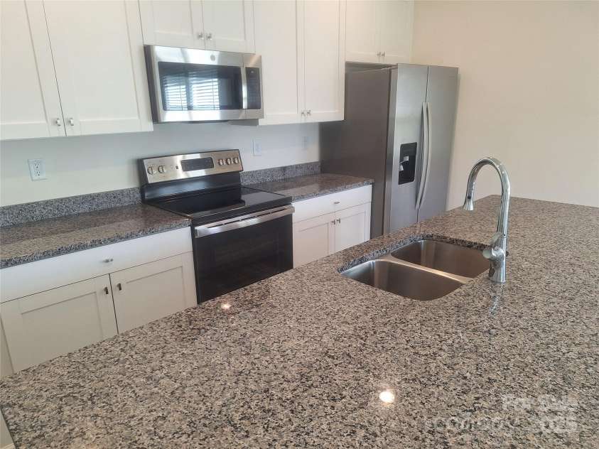 405 Mulberry Street, Cherryville, NC 28021.  MLS# CAR4247167, YatesRealty ID 6139. Kitchen counters