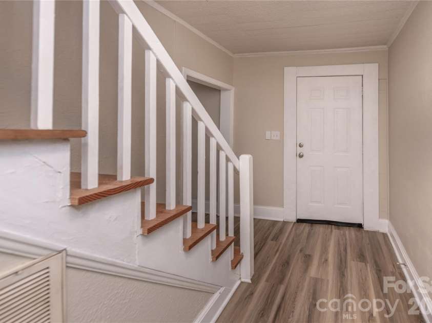 470 & 460 Moose Road, Mount Pleasant, NC 28124.  MLS# CAR4346146, YatesRealty ID 6139. Foyer