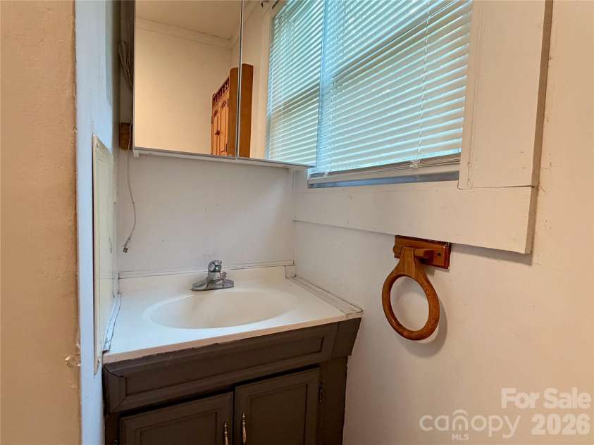 470 & 460 Moose Road, Mount Pleasant, NC 28124.  MLS# CAR4346146, YatesRealty ID 6139. Vanity area