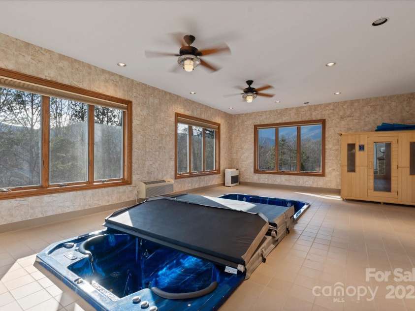 151 Pine Ridge Road, Burnsville, NC 28714.  MLS# CAR4217330, YatesRealty ID 614. 