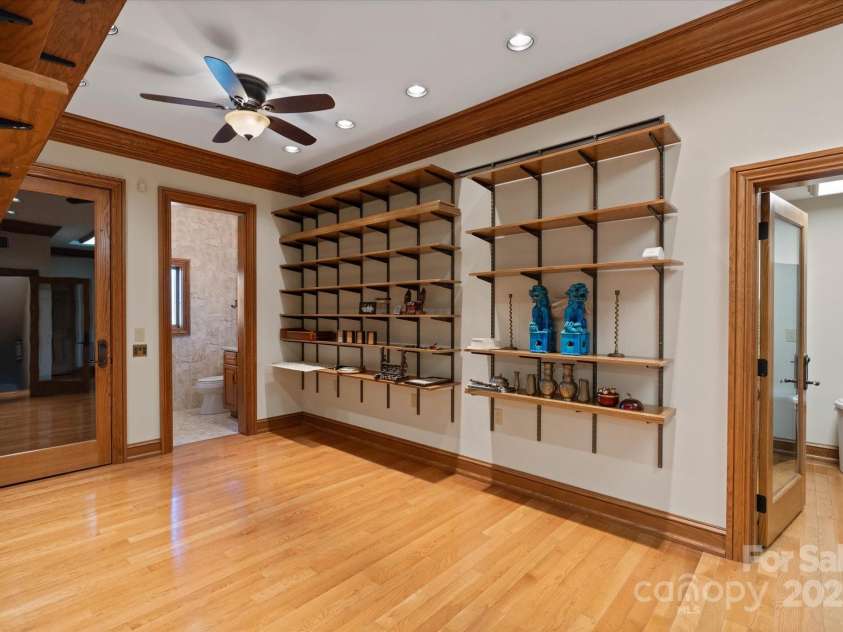 151 Pine Ridge Road, Burnsville, NC 28714.  MLS# CAR4217330, YatesRealty ID 614. 