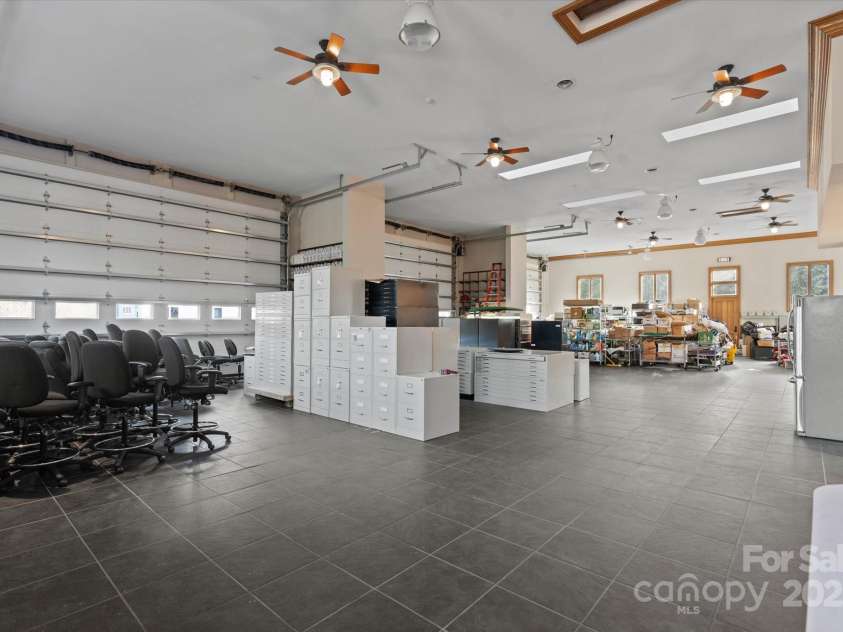 151 Pine Ridge Road, Burnsville, NC 28714.  MLS# CAR4217330, YatesRealty ID 614. 