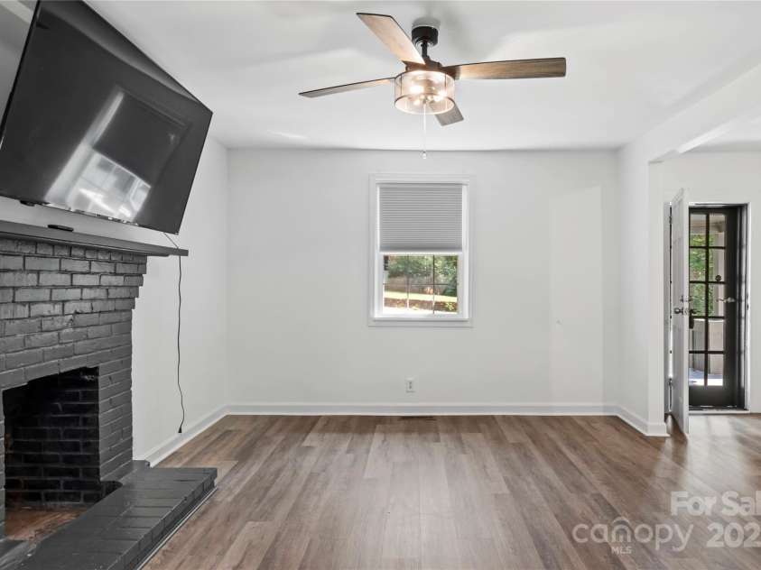 270 Northwood Drive, Elkin, NC 28621.  MLS# CAR4306930, YatesRealty ID 614. 