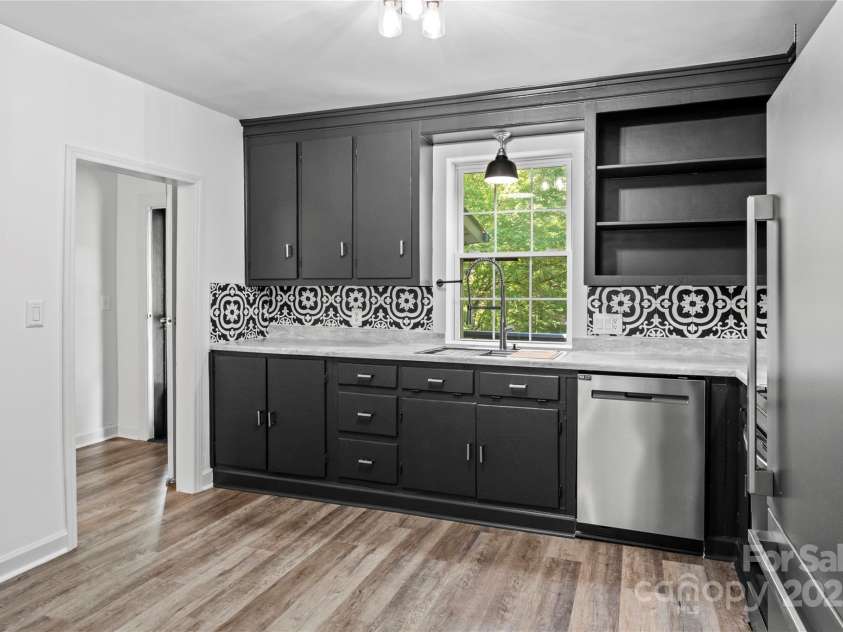 270 Northwood Drive, Elkin, NC 28621.  MLS# CAR4306930, YatesRealty ID 614. 