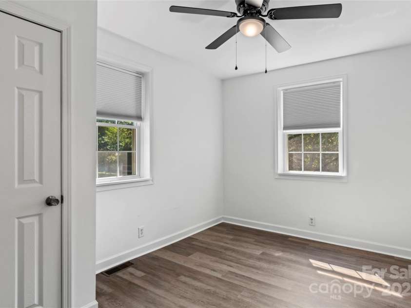 270 Northwood Drive, Elkin, NC 28621.  MLS# CAR4306930, YatesRealty ID 614. 