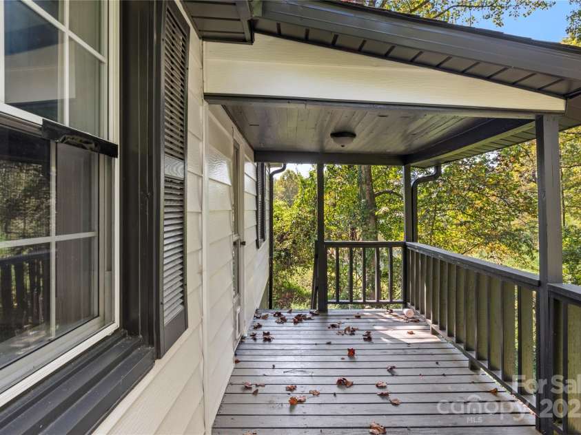 270 Northwood Drive, Elkin, NC 28621.  MLS# CAR4306930, YatesRealty ID 614. 