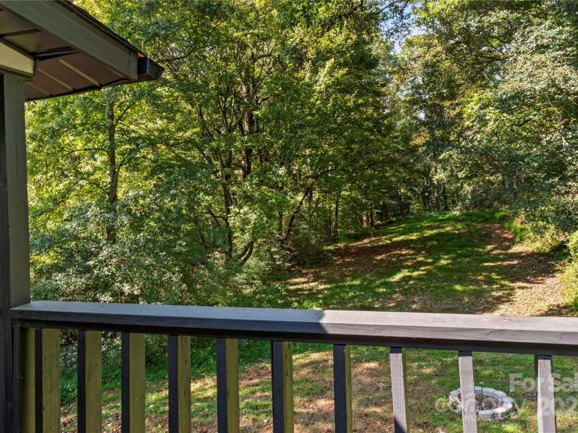 270 Northwood Drive, Elkin, NC 28621.  MLS# CAR4306930, YatesRealty ID 614. 