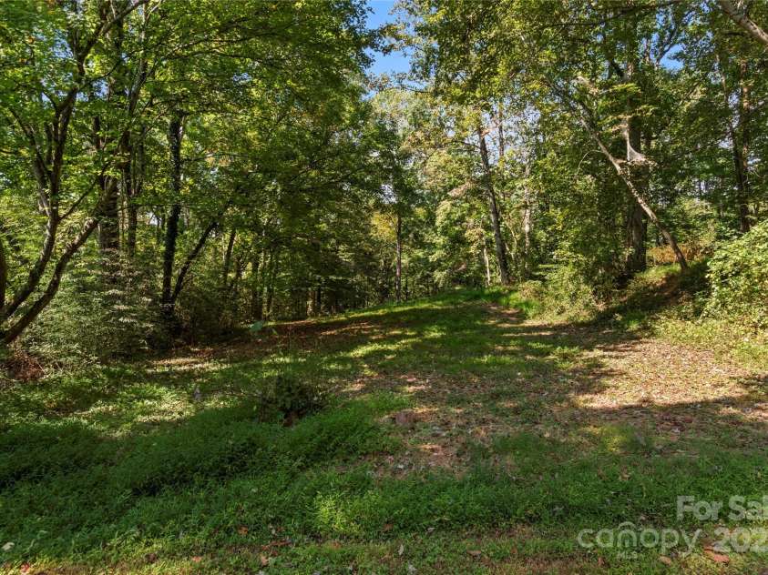 270 Northwood Drive, Elkin, NC 28621.  MLS# CAR4306930, YatesRealty ID 614. 