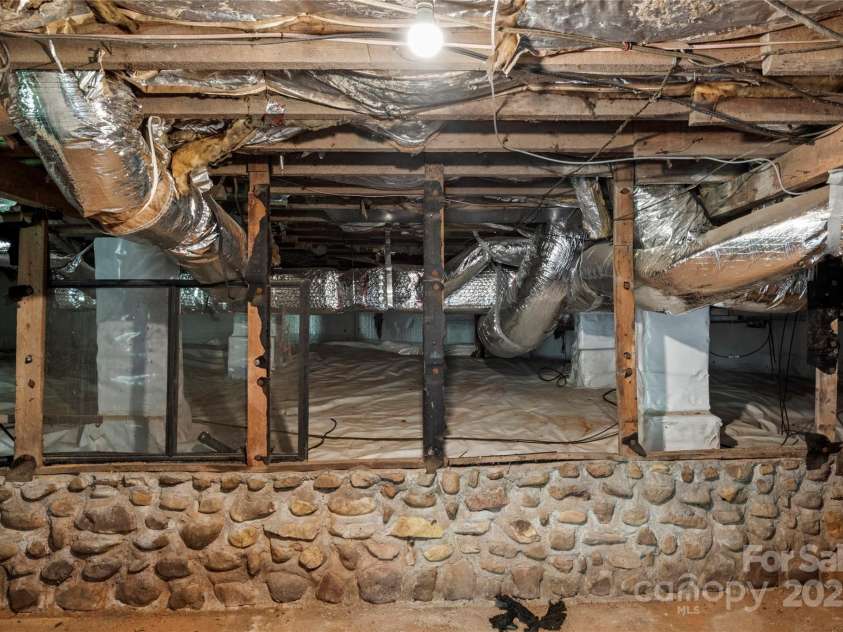 270 Northwood Drive, Elkin, NC 28621.  MLS# CAR4306930, YatesRealty ID 614. 