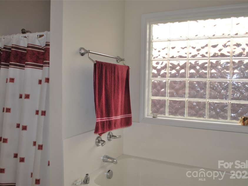 115 New Hampshire Court, Mocksville, NC 27028.  MLS# CAR4247956, YatesRealty ID 6140. 