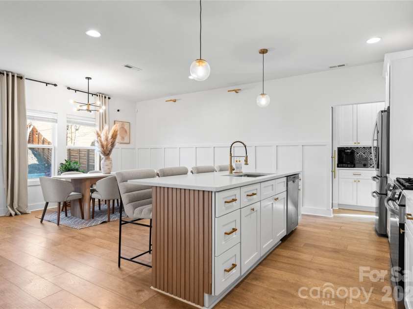 651 Tennyson Drive, Charlotte, NC 28208.  MLS# CAR4347762, YatesRealty ID 6140. 
