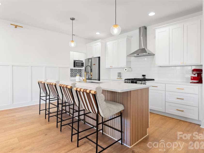 651 Tennyson Drive, Charlotte, NC 28208.  MLS# CAR4347762, YatesRealty ID 6140. 