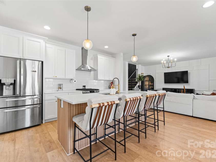 651 Tennyson Drive, Charlotte, NC 28208.  MLS# CAR4347762, YatesRealty ID 6140. 