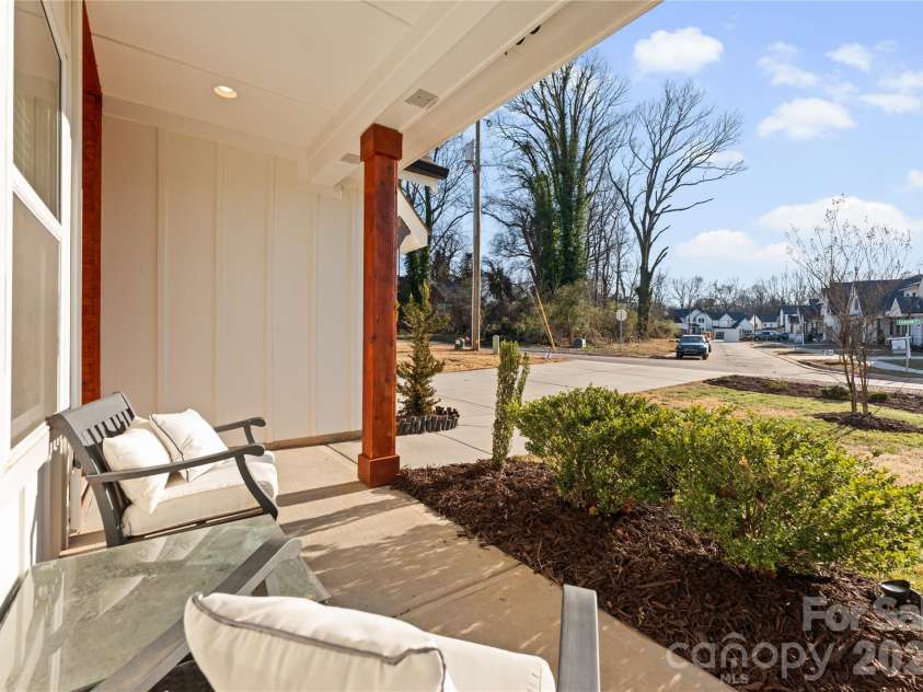 651 Tennyson Drive, Charlotte, NC 28208.  MLS# CAR4347762, YatesRealty ID 6140. 