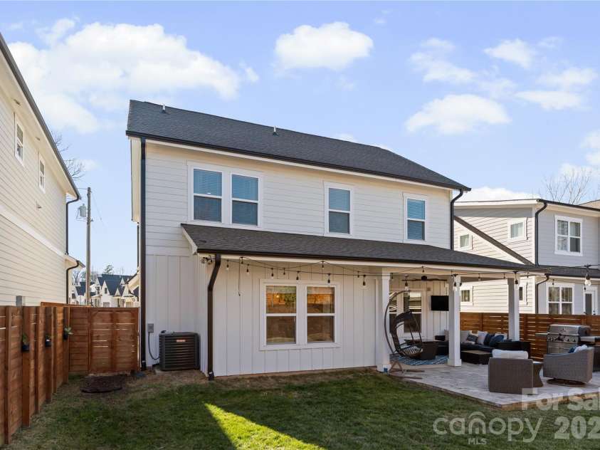 651 Tennyson Drive, Charlotte, NC 28208.  MLS# CAR4347762, YatesRealty ID 6140. 