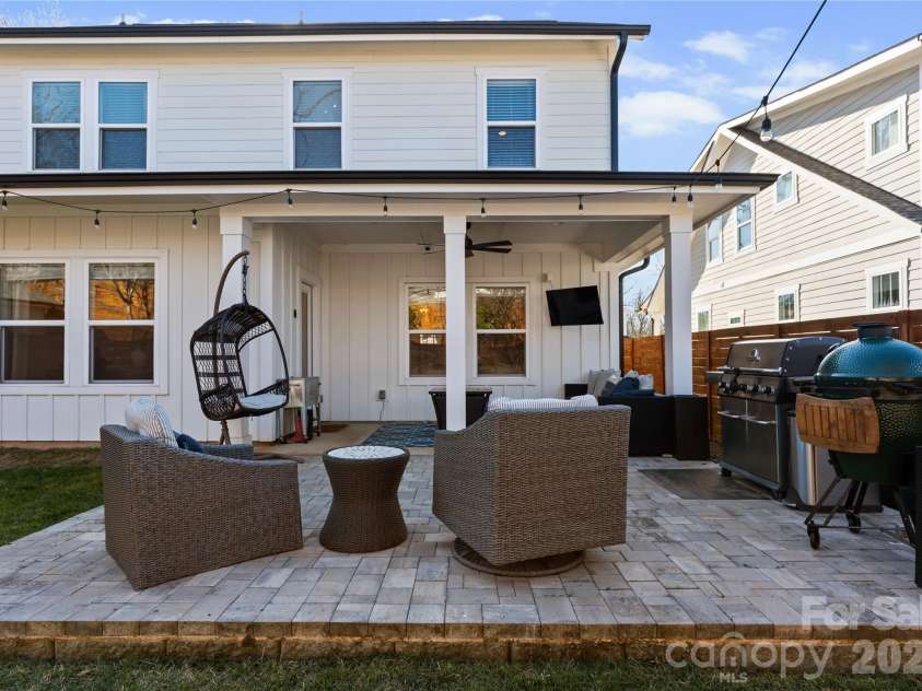 651 Tennyson Drive, Charlotte, NC 28208.  MLS# CAR4347762, YatesRealty ID 6140. 