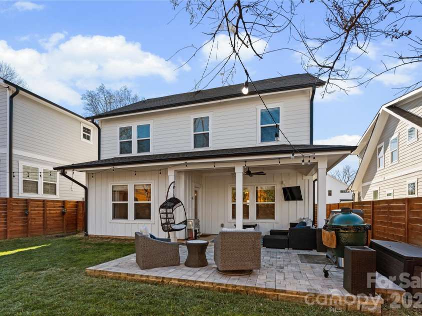 651 Tennyson Drive, Charlotte, NC 28208.  MLS# CAR4347762, YatesRealty ID 6140. 