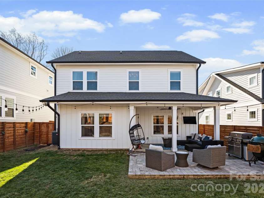 651 Tennyson Drive, Charlotte, NC 28208.  MLS# CAR4347762, YatesRealty ID 6140. 